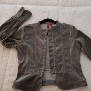 SO light gray velvet fitted Blazer....